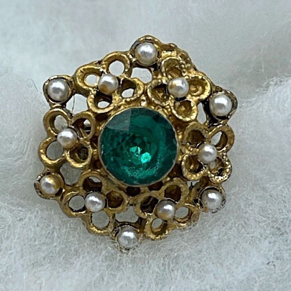 Vintage gold colored faux pearl emerald ring size 8/81/2
